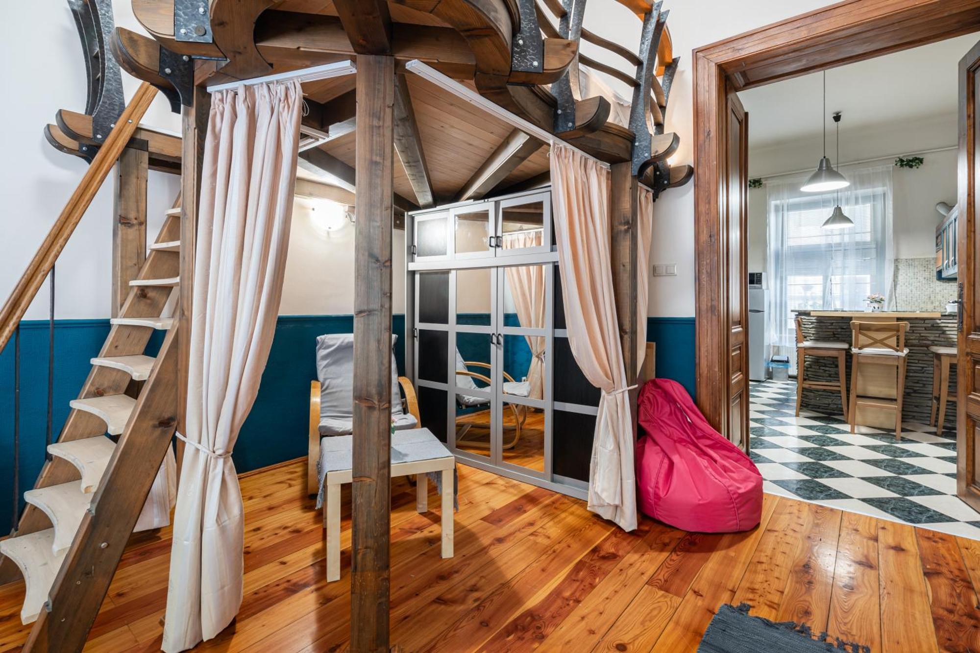 Castle Chainbridge Apartment Budapeste Exterior foto